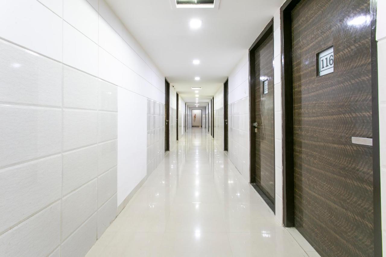 Oyo 62220 Hotel Stay Inn Kalyān Dış mekan fotoğraf